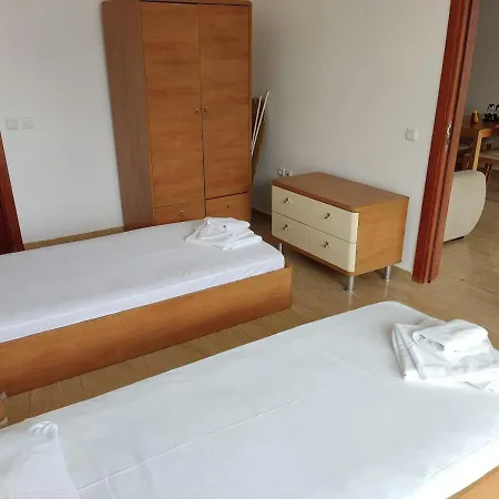 Daire Grahams Spacious 2 Bed For Rent At Sunny